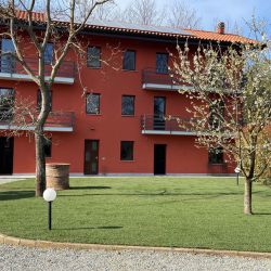 Posa prato pronto a rotoli Posa prato pronto a rotoli